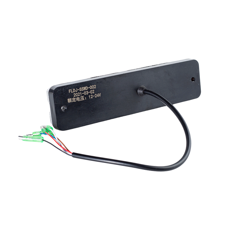FLDJ-SSWD-004 Fanale posteriore combinato LED a 3 colori integrato IP65 5W DC12-24V